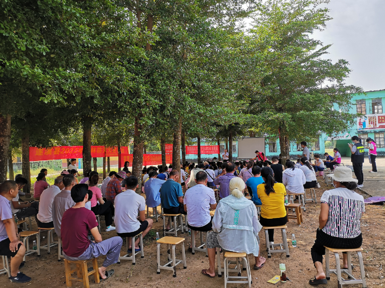 遂溪縣開展防災(zāi)減災(zāi)、防溺水、交通安全、消防知識等應(yīng)急科普知識進萬家活動2.png